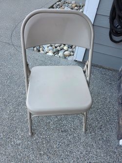6 metal folding chairs