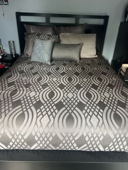 Comfort quilt set and taupe color