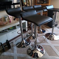Black And Chrome Swivel Bar Stools