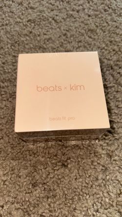 BEATS FIT PRO (KIM KARDASHIAN) EDITION 