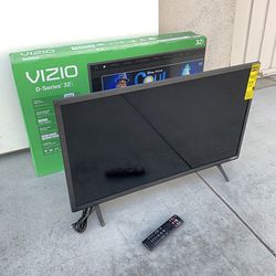 $90 (New in box) Vizio D-series 32-inch smart tv 720p apple airplay chromecast screen mirroring 150+ free channels (d32h-j09) 