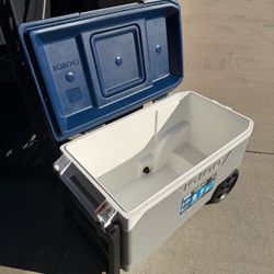 Large Rolling IGLOO Cooler