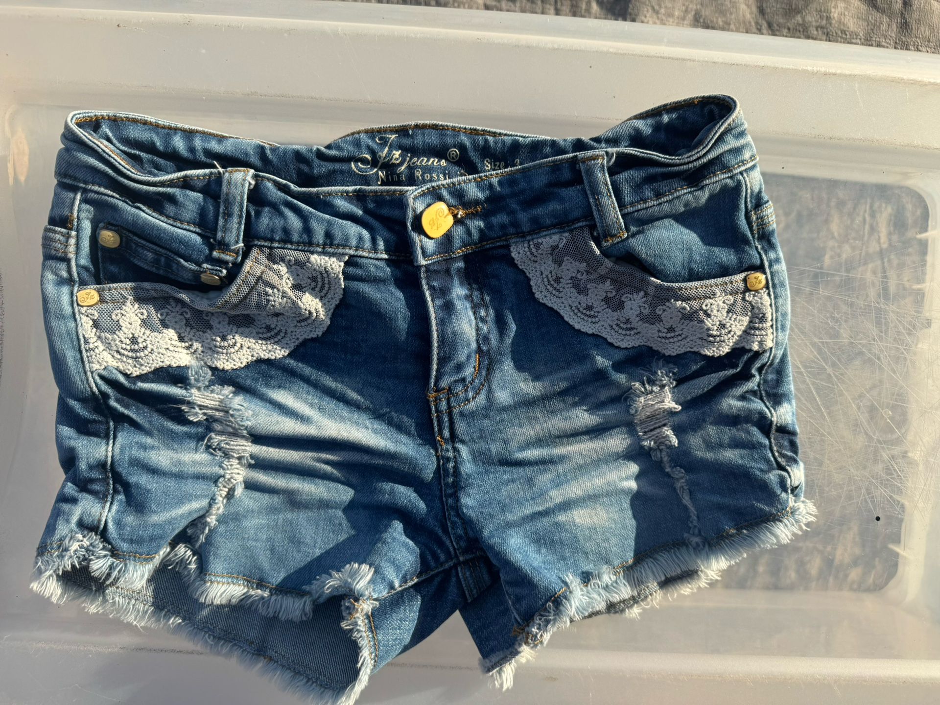 Shorts Size 3