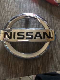 Nissan Versa Emblem Grille 62890Em30A