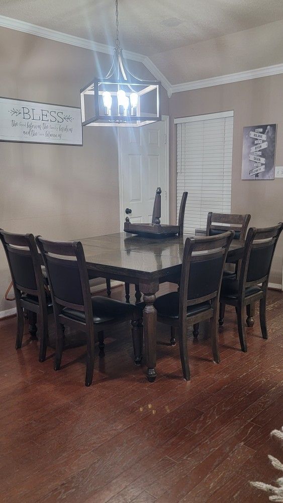Dinning Table