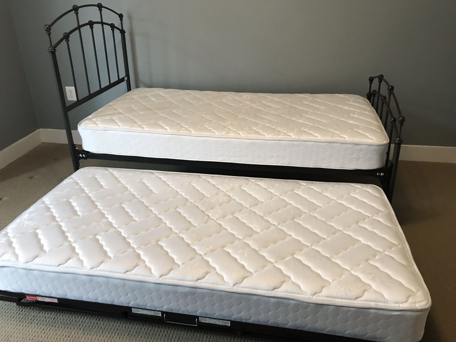 Twin Trundle bed