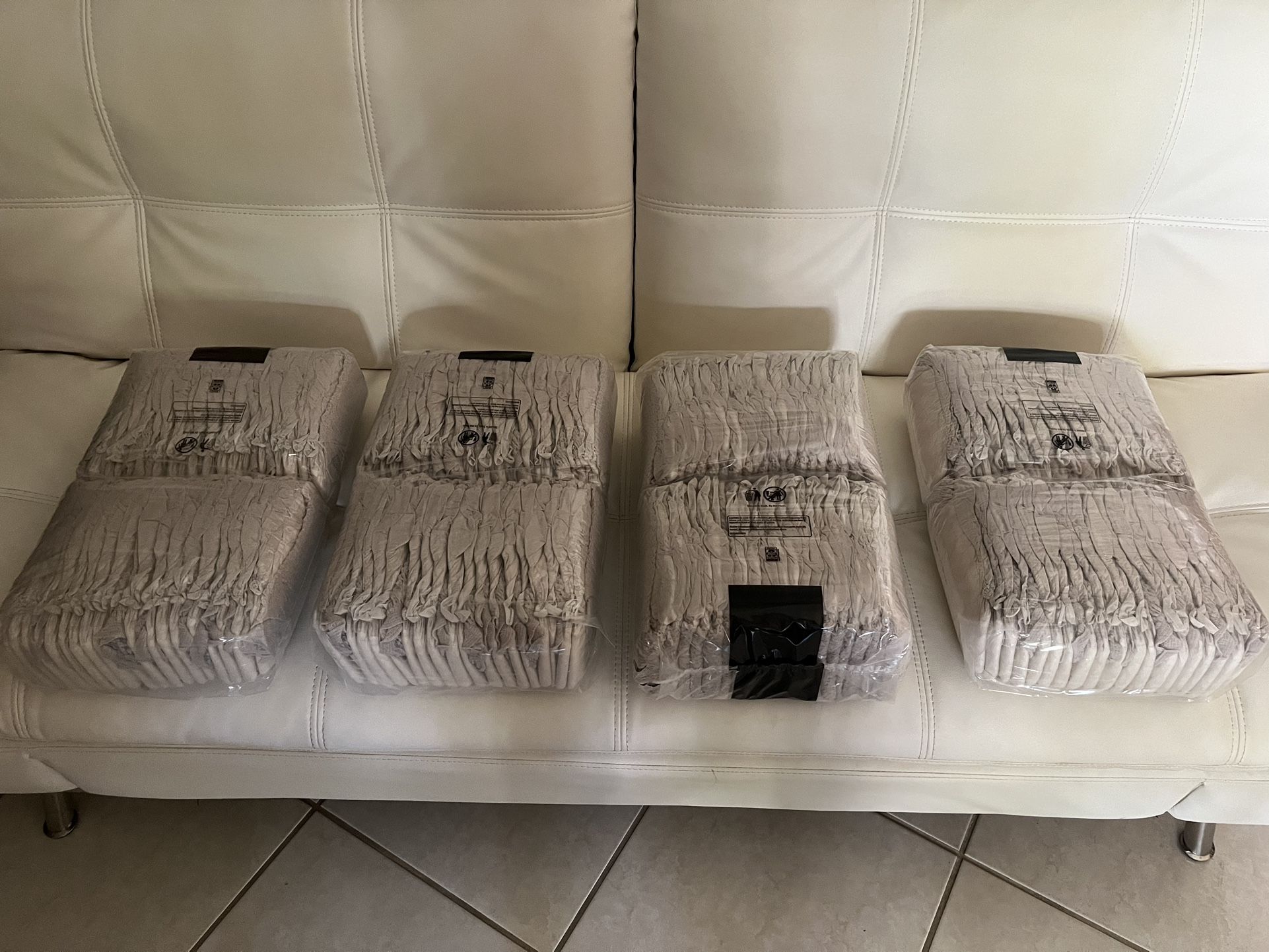 XL WOMEN’S DEPENDS from Costco 