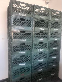 Driftwood Dairy Plastic Milk Crates – Lot