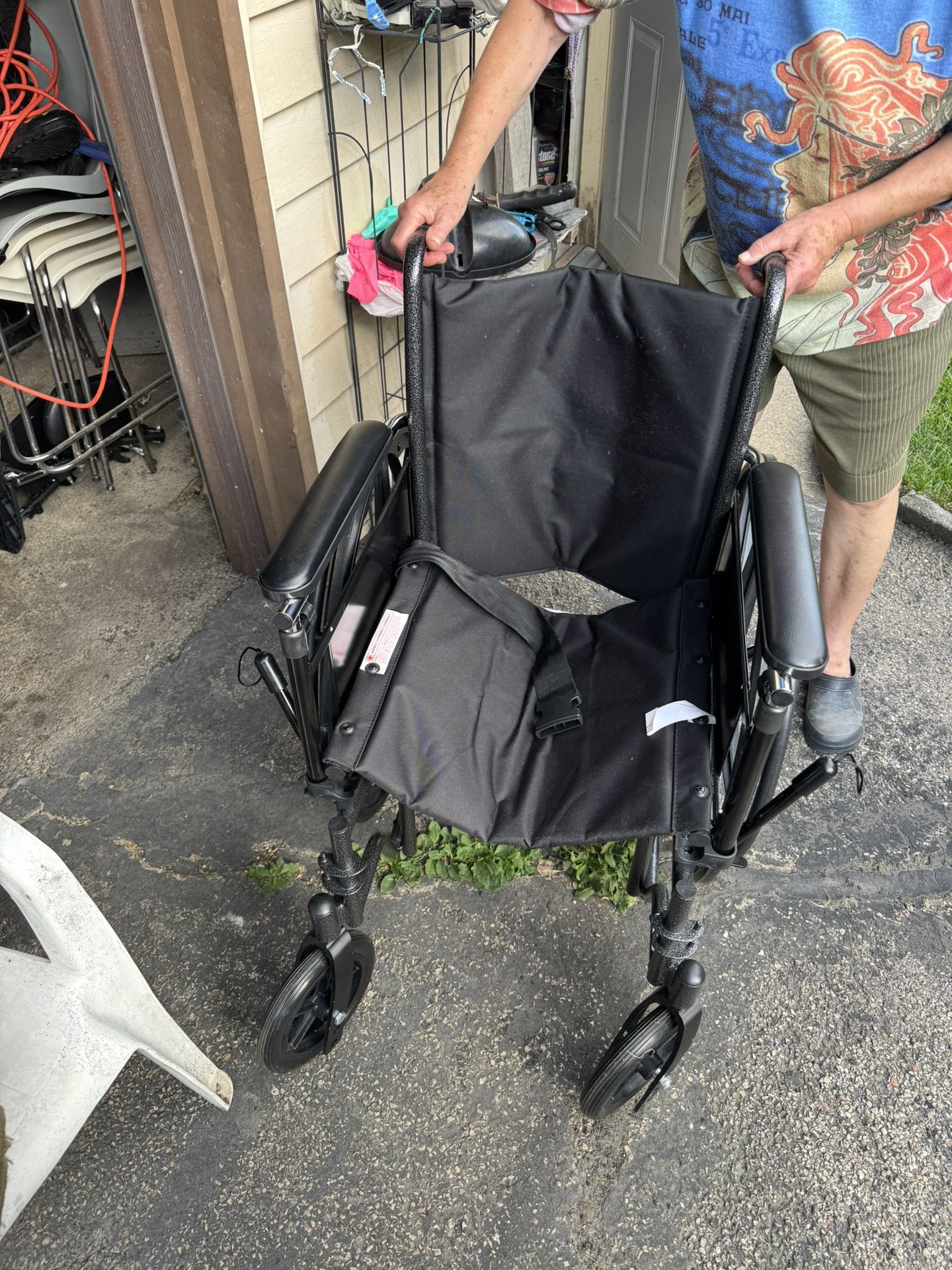 Foldable wheel chair
