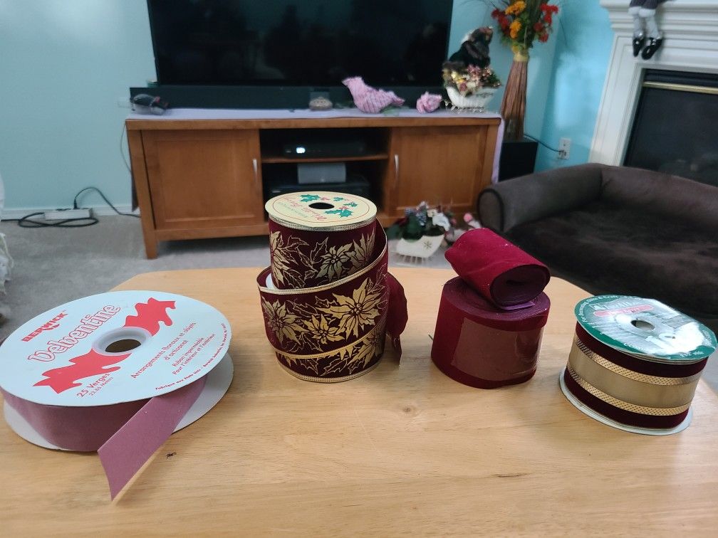 Holiday Ribbon