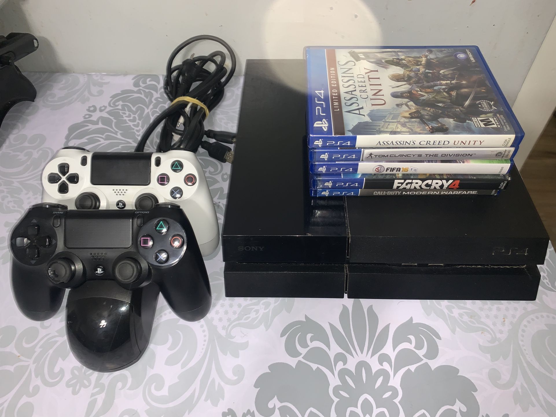 Ps4 With 2 Controllers
