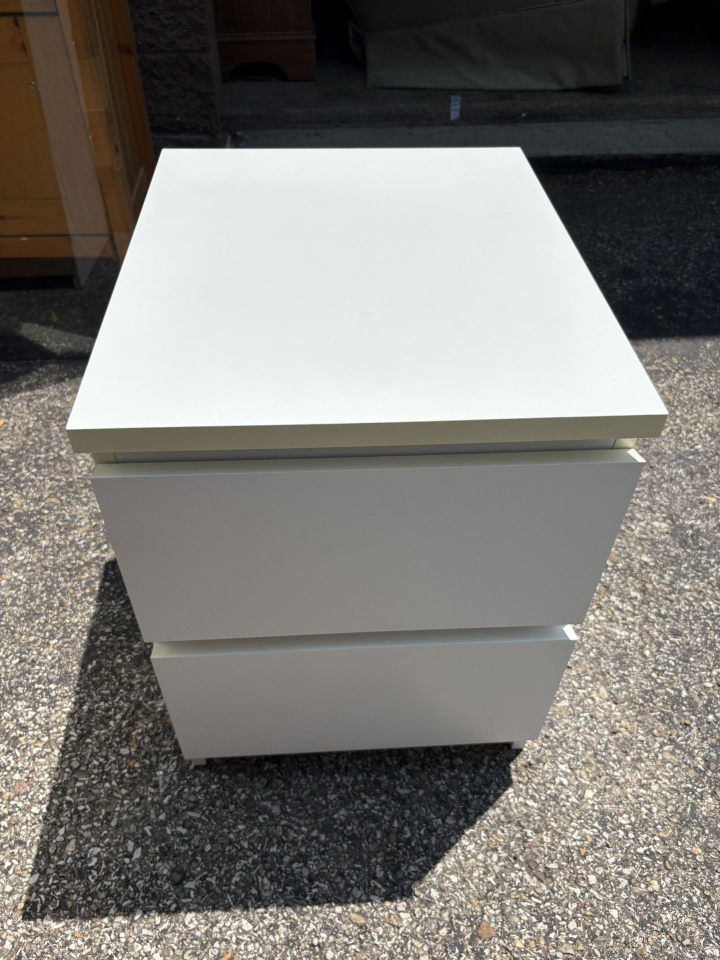IKEA MALM 2-drawer chest 15 3/4x21 5/8 "