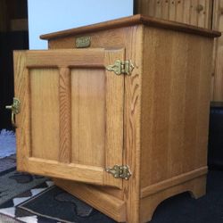 Oak wood "White Clad" Ice Box, Record Storage/Table/Cabinet - Dimensions: 23x17x25H  - Excellent condition