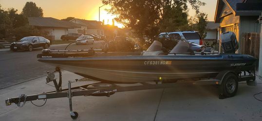 21 Ft. Bass Boat Stratos 201 Pro XL