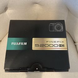 Fuji Film Finepix S2000 HD Digital Camera 
