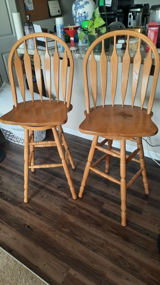 Bar Stools / Chairs