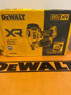 DEWALT XR 15° COIL ROOFING NAILER KIT