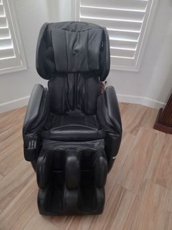 Massage chair in excellent condition