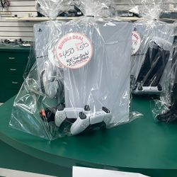 PS5 Bundle Deal 20% Off Disc Digital 2 Controllers 