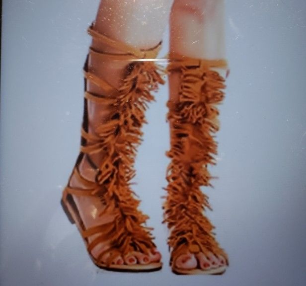 Brandnew Forever link Atta - 20 Fringe Gladiator open toe Knee High sandals back zipper