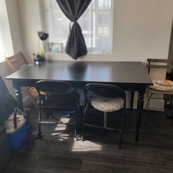 Blk Heavy Wood Medium Size Dinner Table