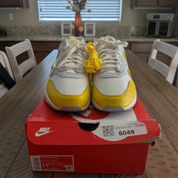 Women’s NIKE AIR Max 1 Photon Dust/Tour Yellow Sz. 14.5 (Men’s Sz. 13 USED