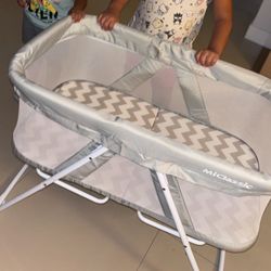 FOR SALE BASSINET-MOISES