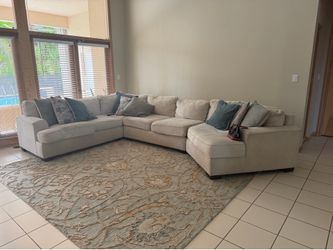 Rooms To Go Sectional Sofa – good Condition