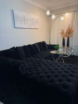 🖤 Large Black Velvet L-Shape Sofa – Button Design | Like New!