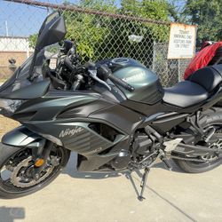 2025 Kawasaki Ninja 650 ABS