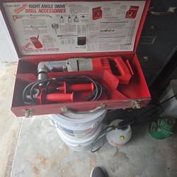 Milwaukee 90 Degree Drill 