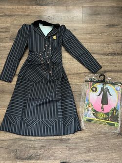 Wicked Halloween costume elphaba size 10-12 nwt