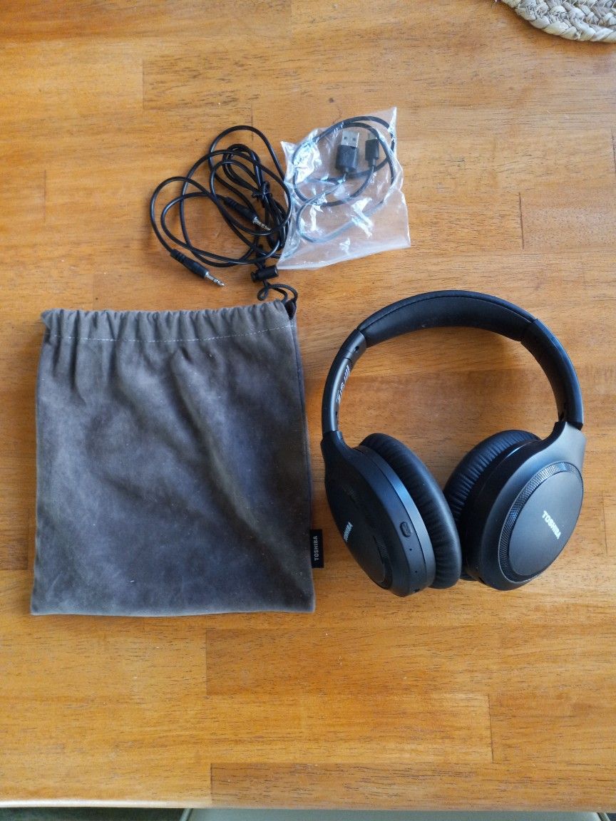 Toshiba Noise Canceling / Bluetooth Headphones