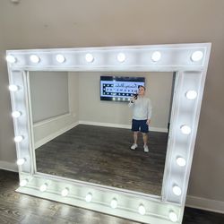 XXL Mirror