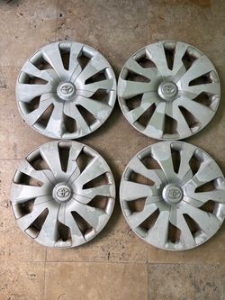 2015 Toyota Yaris - 4  OEM Hubcaps