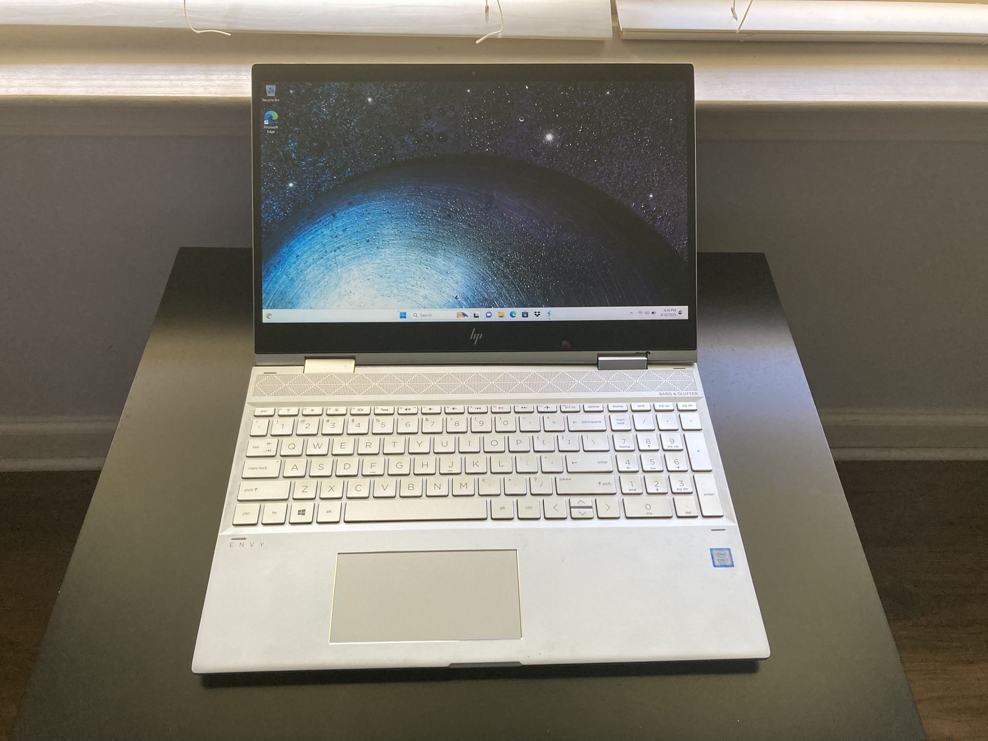 Hp envy x360 convertible 15.6 inches/256gb (negotiable)