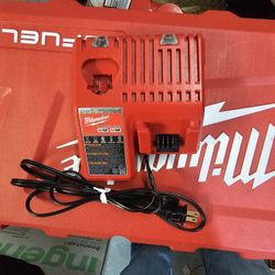 Milwaukee M18/m12 Charger 