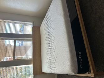Nectar Luxe Hybrid, King, Like New, Perfect Condition
