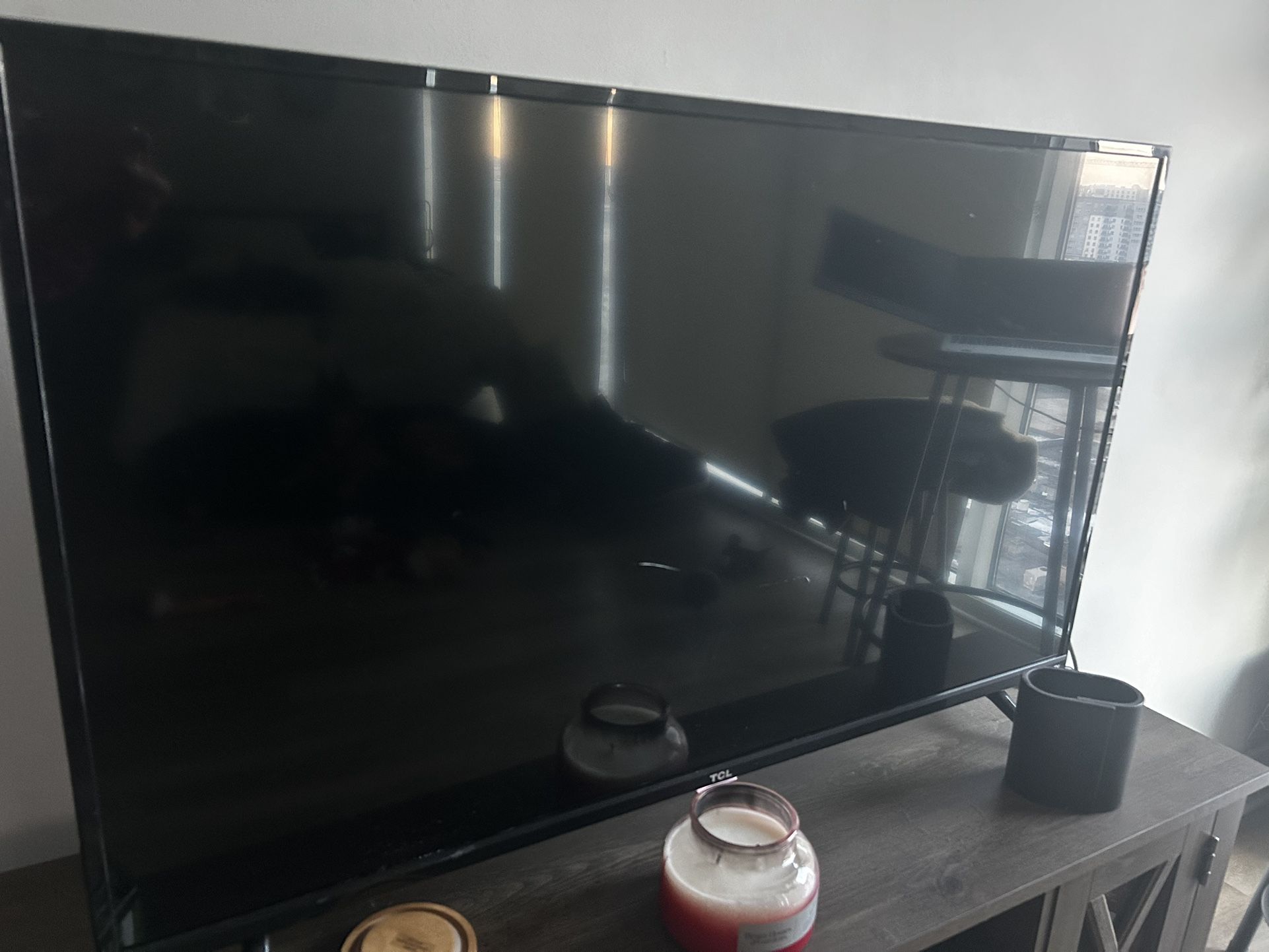 TCL 42 Inch Super Thin Tv ! 50! Or Best Offer If Asap!