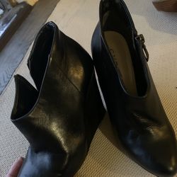 Guess Boots Size 5 Used In Good Condition
