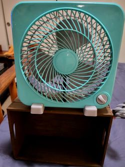 9" PERSONAL BOX FAN
