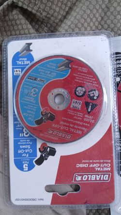 Diablo saw blades, light fixture, ceiling  can lights