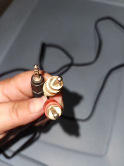 3.5mm to RCA Audio Cable