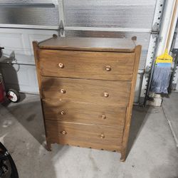 Old Dresser