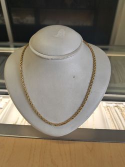 10k Gold necklace 13.3 grams 30 Long layaway available 10% Dwon if you interested please make sure you ask for Maribel thank you