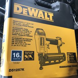 New In Box 16gauge Air Nail Gun