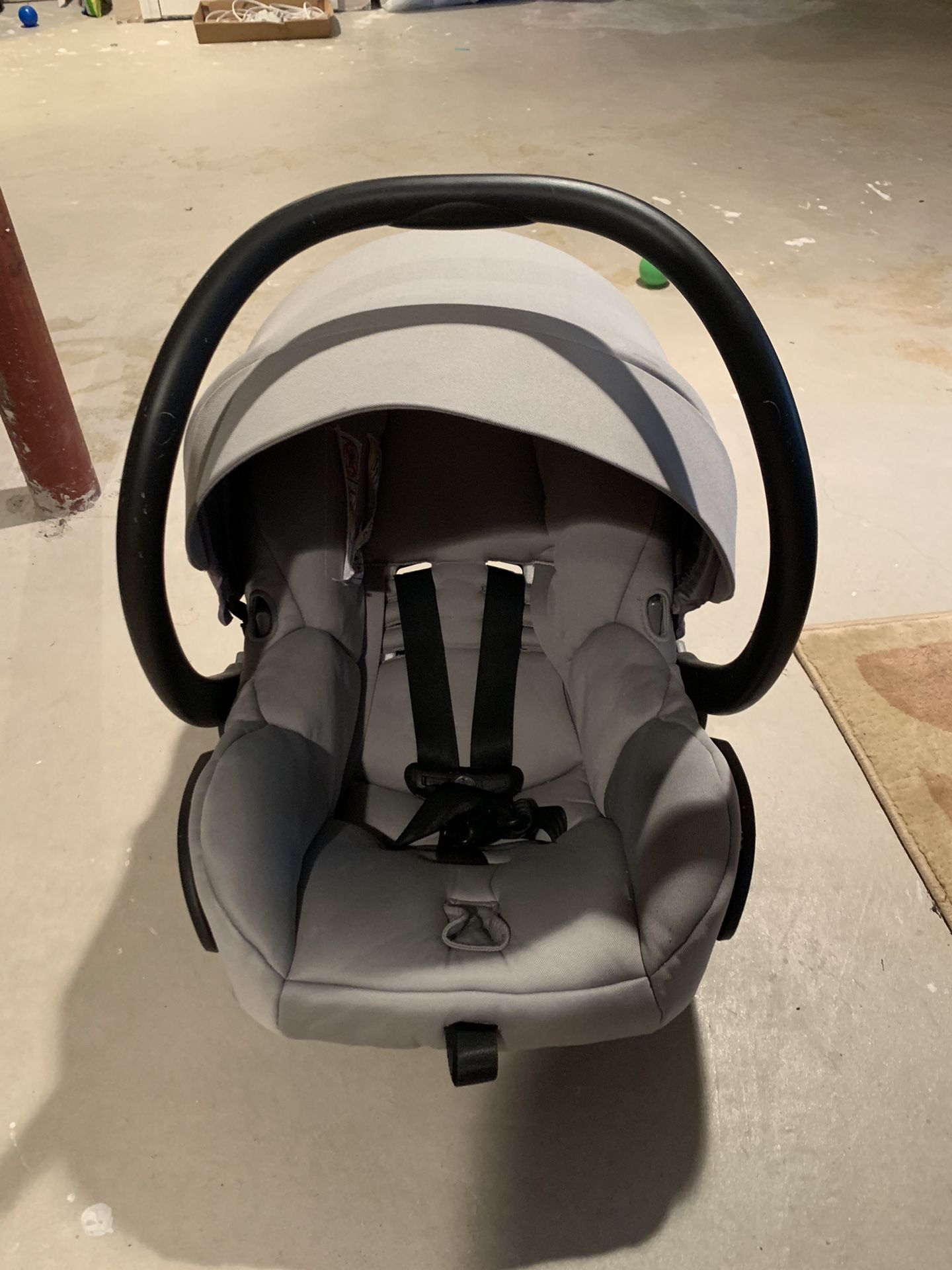 Maxi Cosi Micro AP car seat