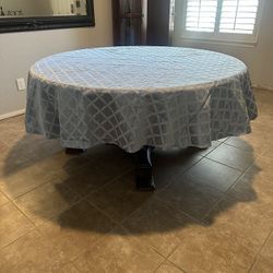 Round Table Cloths