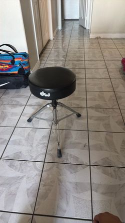 Dw drum throne