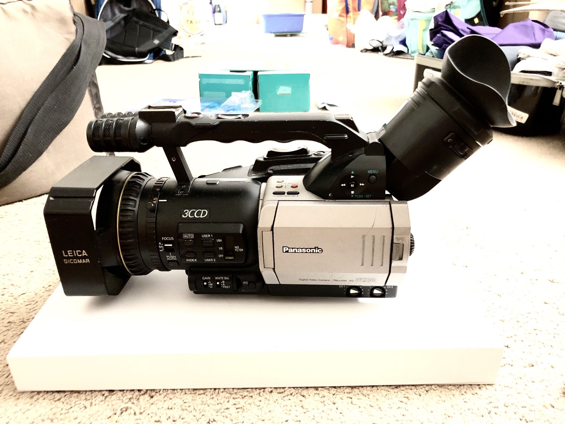 Panasonic MiniDV Video Tape 3CCD RECORDER AG-DVX100